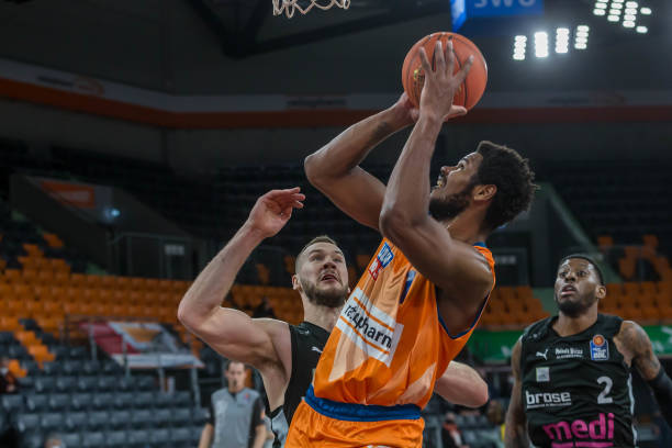 击战术和多 击战术和多